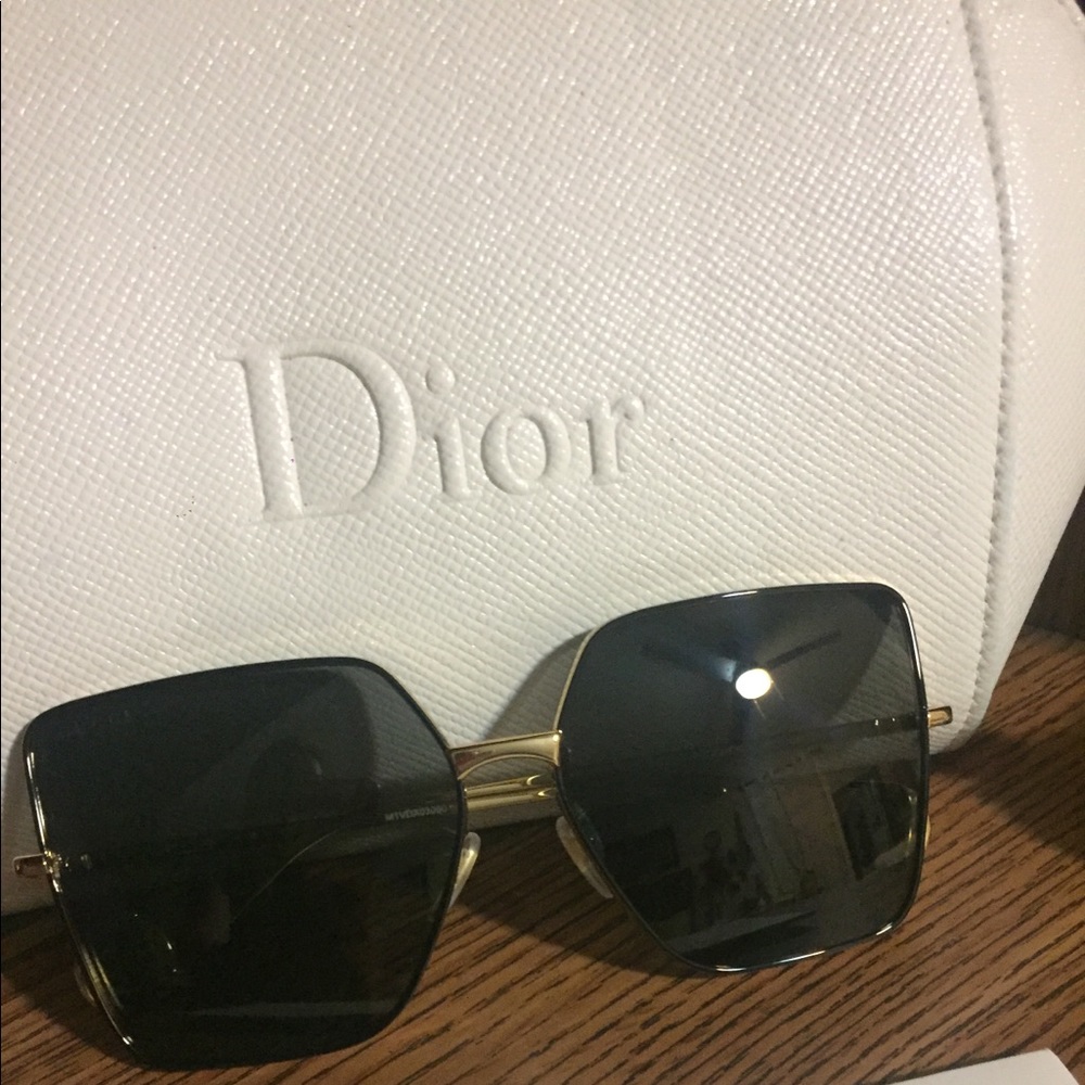 Gucci sunglasseses new authentic